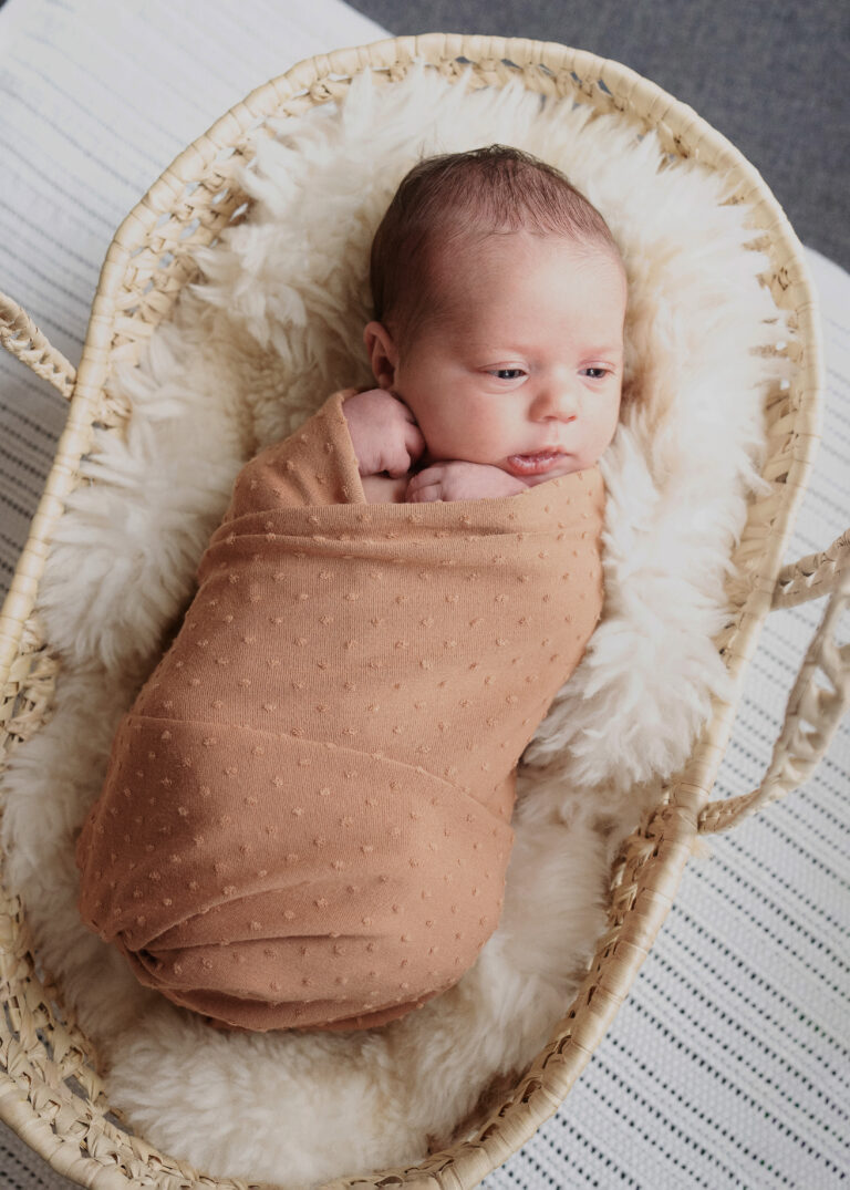maternity and newborn photographer edinburgh in-home newborn photography edinburgh